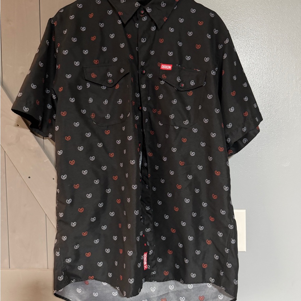 DIXXON Black Short-Sleeve Button-Up Shirt Form & Function